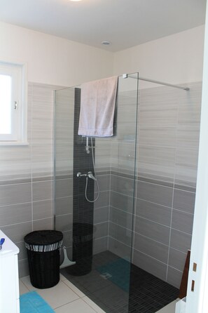 Dusche, Haartrockner, Seife