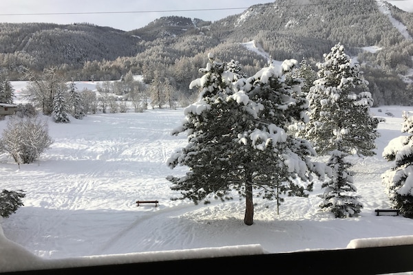 Arrivée en ski devant l'appartement