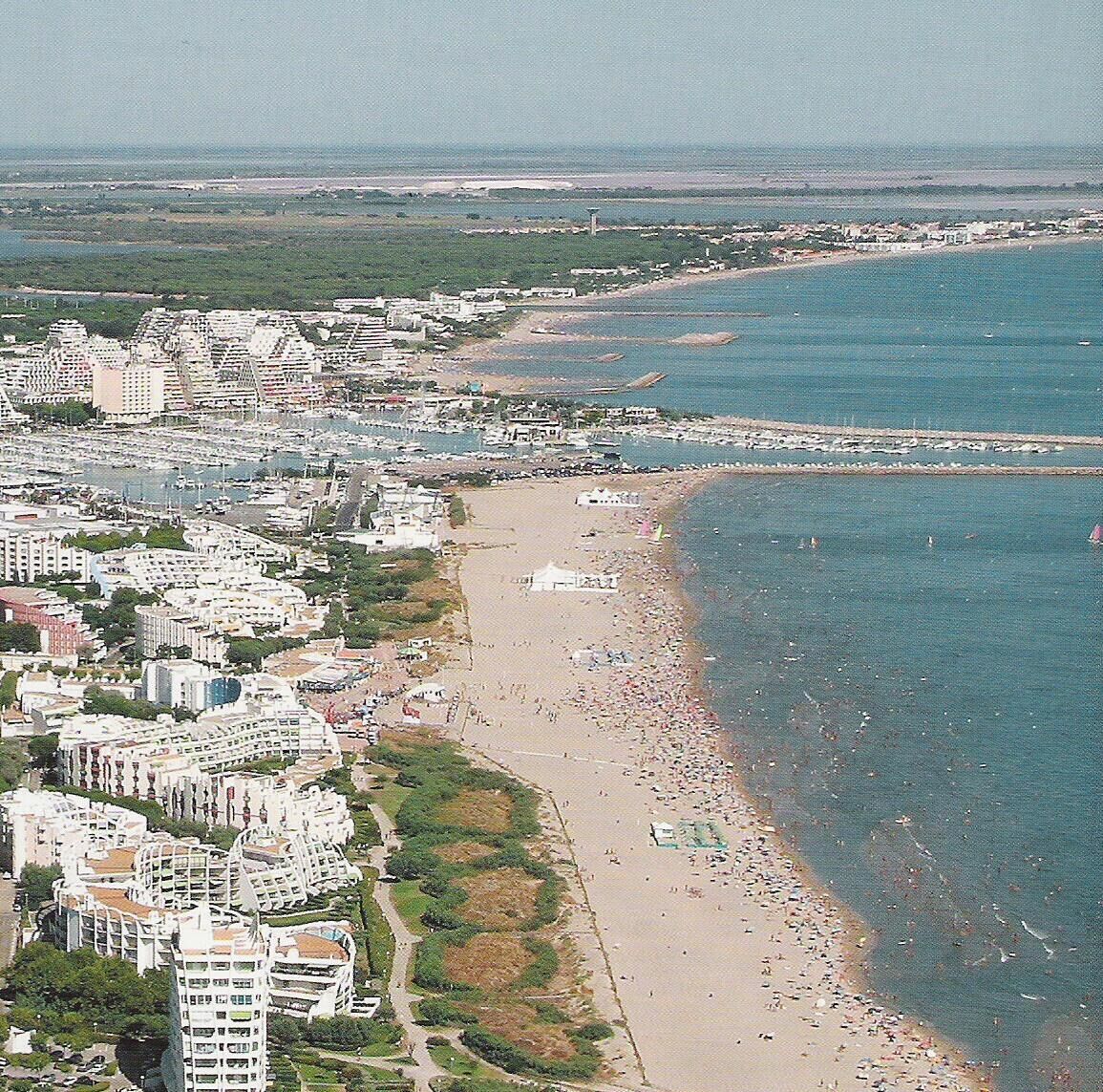 Beach nearby, sun loungers
