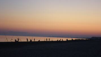 Plage à proximité, chaises longues
