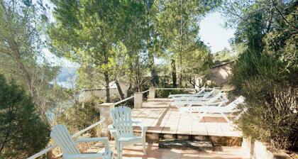 VILLA with stunning views and private access to Lake Esparron de Verdon