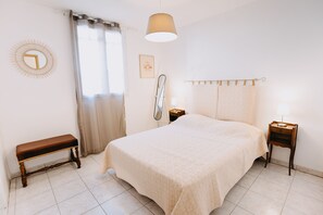 2 chambres, fer et planche à repasser, lit parapluie, Wi-Fi gratuit