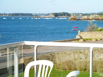 Vue mer depuis la terrasse du séjour