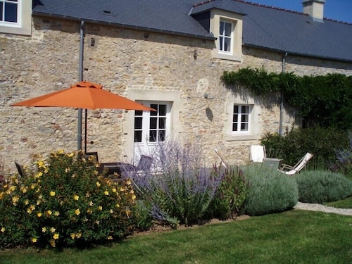 House 20 mn from the beaches, 7 people, neat decoration, fully equipped