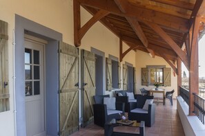 Outdoor dining - Cosy house, panoramic 360° view, private pool, 3 bedrooms, South Ardèche (ROSIÈRES)