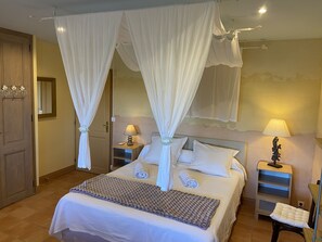 3 bedrooms, in-room safe, iron/ironing board, free WiFi - Cosy house, panoramic 360° view, private pool, 3 bedrooms, South Ardèche (ROSIÈRES)