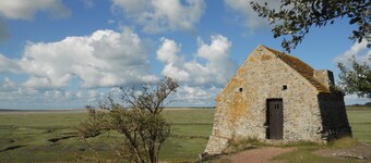 Superb and warm villa located 300 meters from the sea.