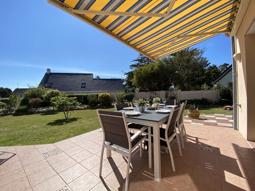 Hervorragende und warme Villa, 300 Meter vom Meer entfernt.