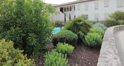 Apartment in St Rémy de Provence in charming residence at the foot of the Alpilles