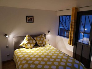 3 dormitorios, tabla de planchar con plancha, wifi gratis y ropa de cama