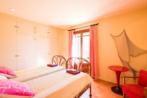 8 bedrooms, iron/ironing board, travel cot, free WiFi