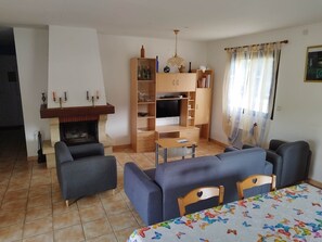Télévision, cheminée