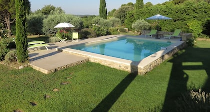 Das Ferienhaus 'Les Euphorbia' ... Olivenbäume, .. Zikaden, Provence ...