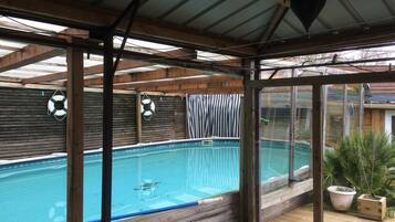 Piscina a l'aire lliure i piscina climatitzada