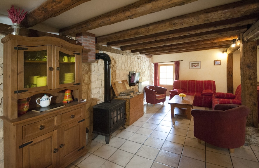 Gîte 120 Mètres Carré Rénové Dans Ancienne Ferme - Jura