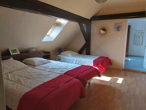 3 bedrooms, iron/ironing board, travel crib, free WiFi
