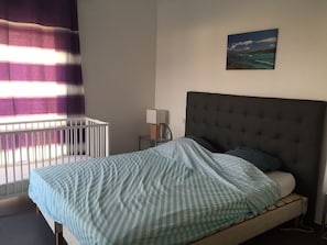 2 bedrooms, iron/ironing board, bed sheets, wheelchair access - On the way to the beaches, a new luxury residence, T3, sleeps 6. (Propriano)