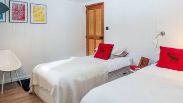 4 Schlafzimmer, BĂŒgeleisen/BĂŒgelbrett, kostenloses WLAN, BettwĂ€sche