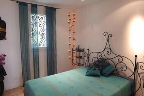 2 chambres, fer et planche à repasser, lit parapluie, Wi-Fi