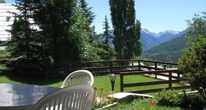 Very bright apartment at garden level in the Serre-Chevalier Valley