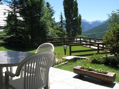 Very bright apartment at garden level in the Serre-Chevalier Valley