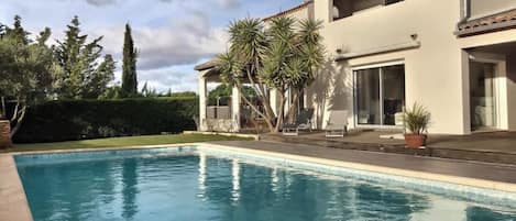 Outdoor pool, a heated pool