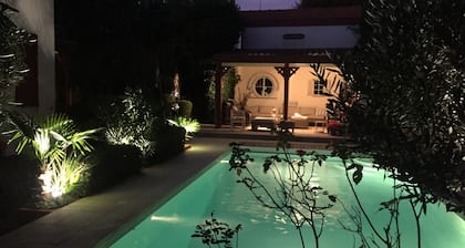 CHARMANTE VILLA FAMILIALE COEUR ARCACHON. PLAGE A 400 m - CENTRE VILLE 300 m