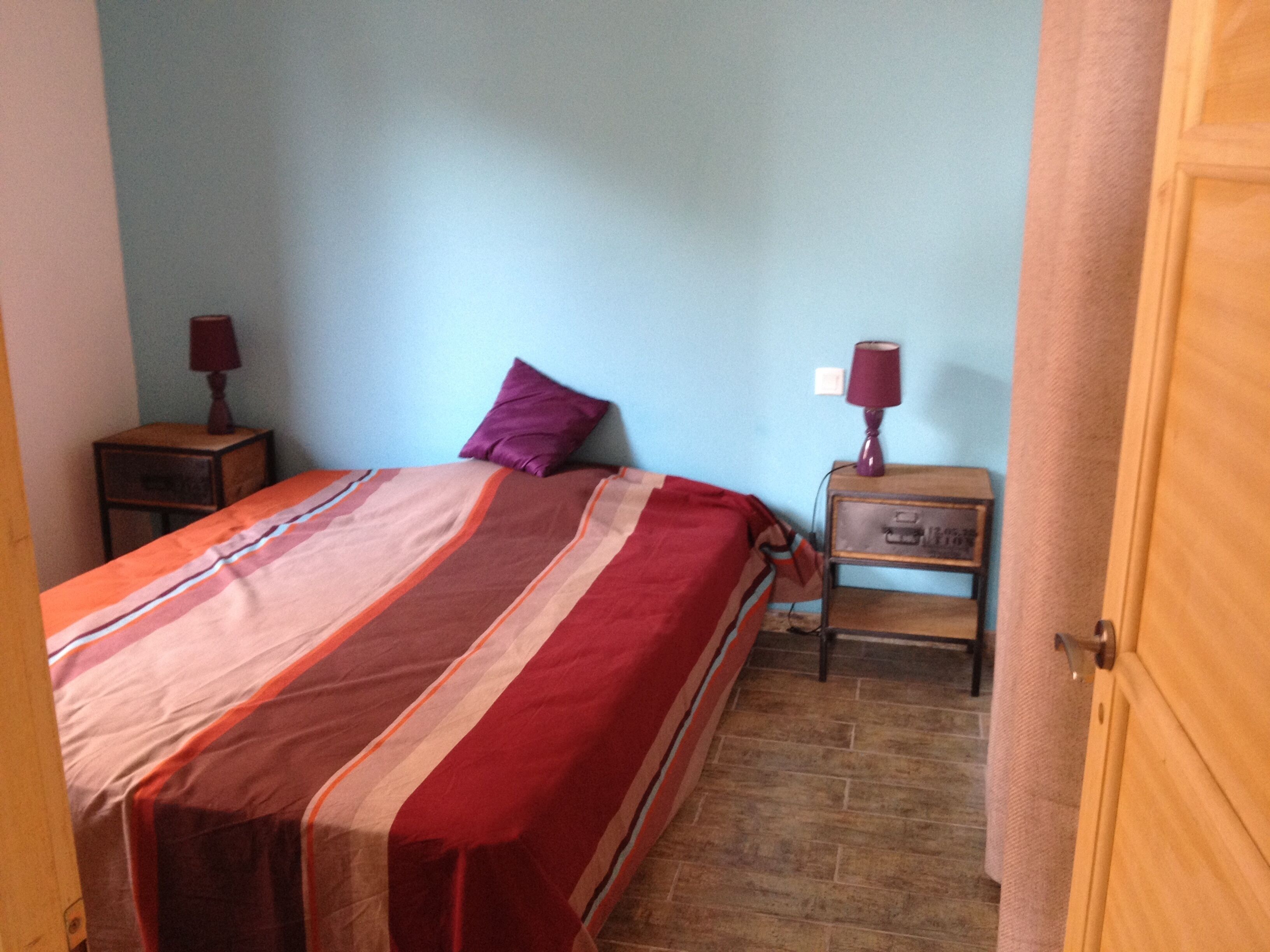 4 bedrooms, iron/ironing board, free WiFi, bed sheets