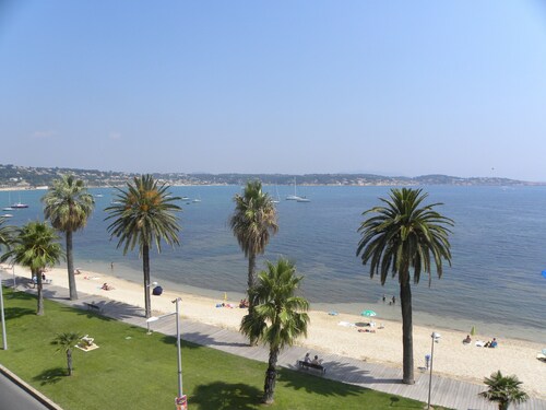 Appartement 2 Pièces 47 m² Climatisé. Front de Mer - Vue Panoramique Mer