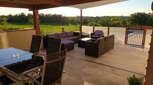 Villa privative 115 m2 au calme avec vue et piscine privée chauffée