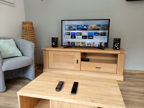 Interior - 115 m2 private villa with view and private heated pool (Labastide-Marnhac)