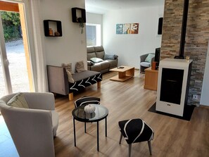 TV, books, video library, stereo - 115 m2 private villa with view and private heated pool (Labastide-Marnhac)