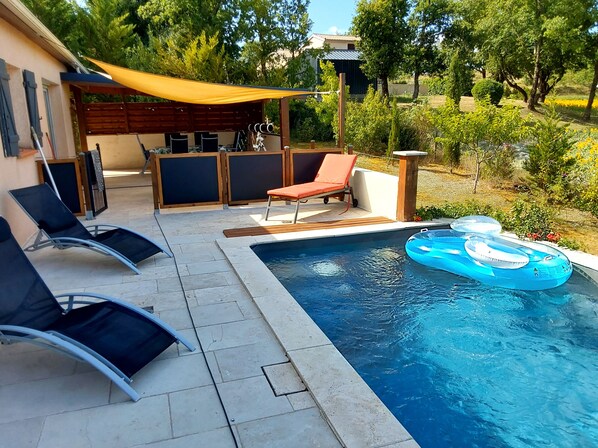 A heated pool - 115 m2 private villa with view and private heated pool (Labastide-Marnhac)