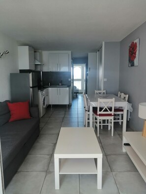 Interior - Pleasant T2 apartment in private residence with swimming pool! South exposure (Le Barcarès)