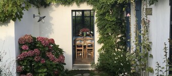 Le Vieil, La Madeleine, 10 meters from the beach, on the dune