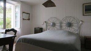 4 soverom, strykejern/-brett, wi-fi (inkludert) og sengetøy