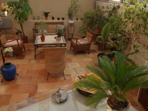 Outdoor dining - Pretty & spacious stone house of 200 sq.m in the centre of Bx, air conditionn (Bordeaux)
