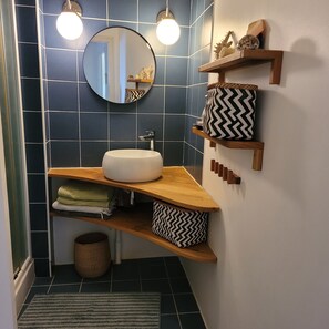 Bathtub, hair dryer, towels, toilet paper - Pretty & spacious stone house of 200 sq.m in the centre of Bx, air conditionn (Bordeaux)