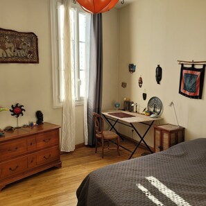 4 bedrooms, iron/ironing board, travel cot, free WiFi - Pretty & spacious stone house of 200 sq.m in the centre of Bx, air conditionn (Bordeaux)