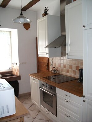 Fridge, microwave, oven, stovetop - Charming cottage classified 3 stars in an old renovated mill. Comfort. (Schoenbourg)