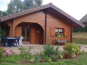 Outdoor dining - A CORNER OF PARADISE IN RENEUX - VERY CLOSE FOREST FOR PLEASANT WALKS (Taintrux)