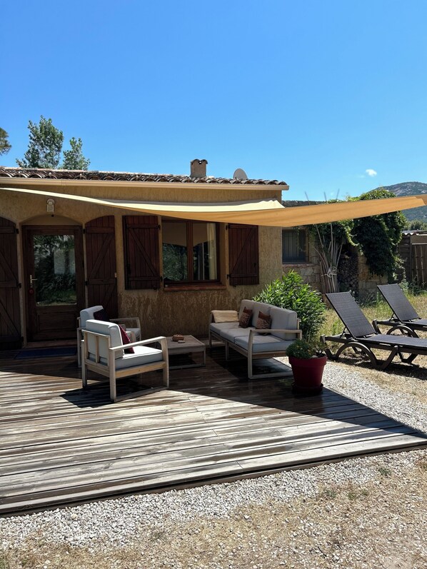 Terrace/patio - House in Calvi, on the edge of the pine woods and the beach (Calvi)
