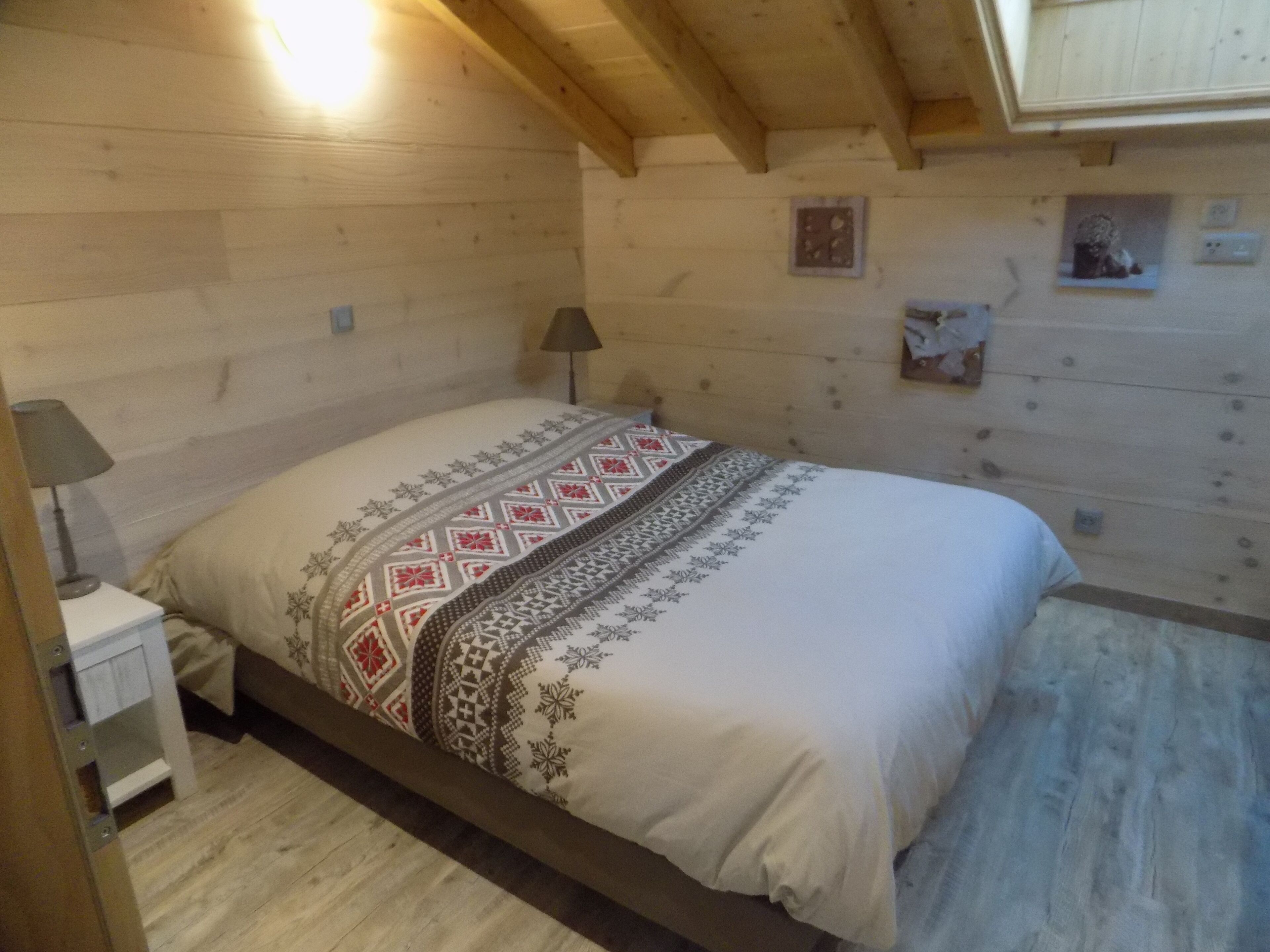 5 chambres, fer et planche à repasser, Wi-Fi gratuit, draps fournis