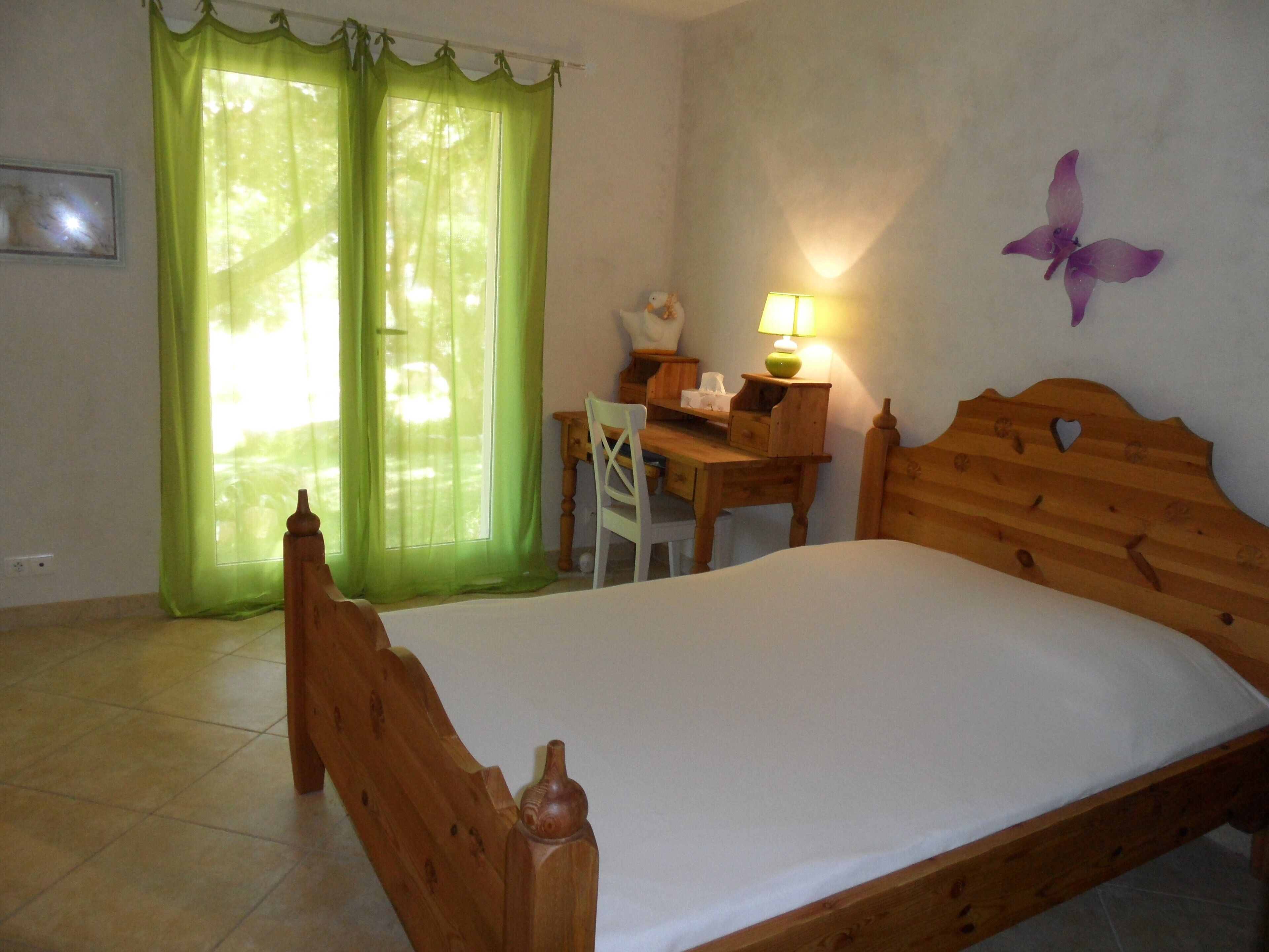 4 bedrooms, desk, iron/ironing board, travel cot