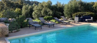 Luxury sunset villa Swimming pool Jacuzzi Garden Boules court