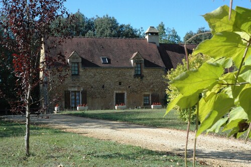 GITE***avec  piscine proche de  SARLAT ,DORDOGNE PERIGORD NOIR