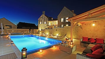 Piscine extérieure, piscine chauffée