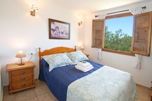 5 bedrooms, iron/ironing board, travel cot, free WiFi