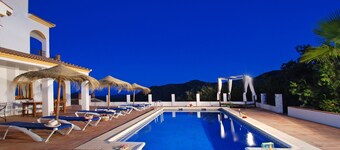 Villa José 1, 12 Pers, Heated pool,  Wifi,A/C, petfriendly