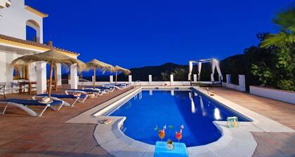 Kaunis Huvila Yksityinen Lämmitetty Uima-allas. Ilmainen Wifi!